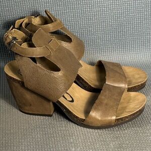 OTBT Women’s Lee Leather LEE Ankle Cuff Sandal Chunky Heel Size 8.5
